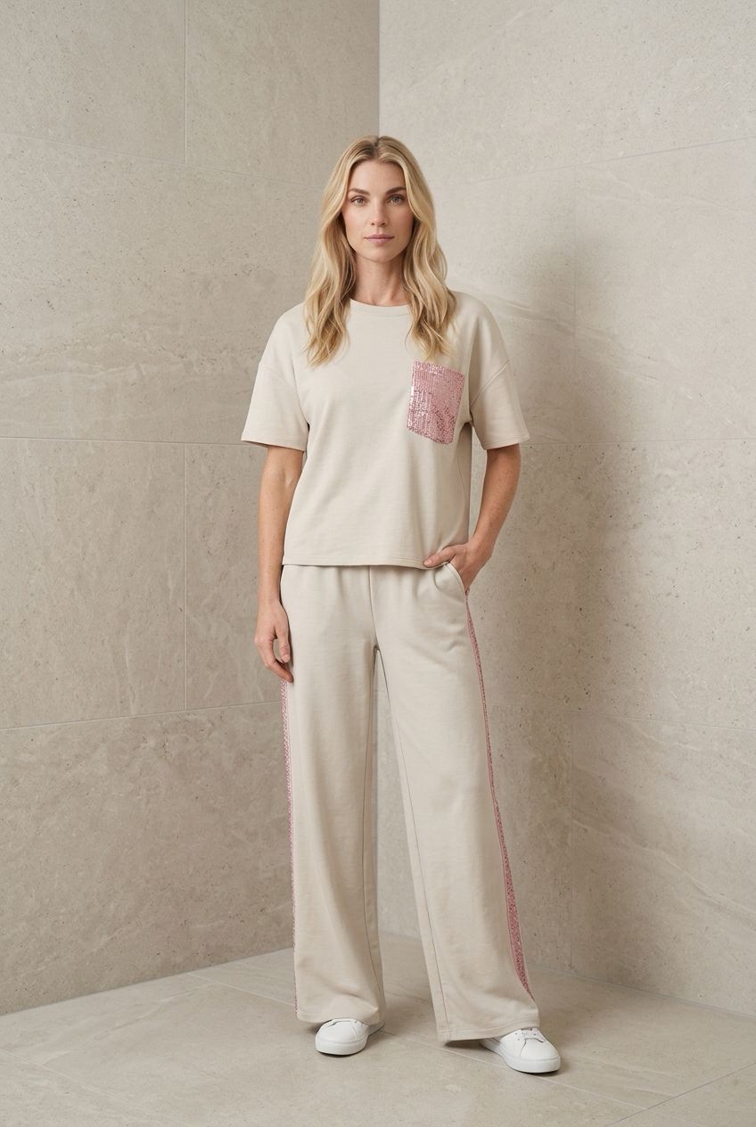 Infinity Me comfy set met roze detail – zachte stretch &amp; relaxed fit