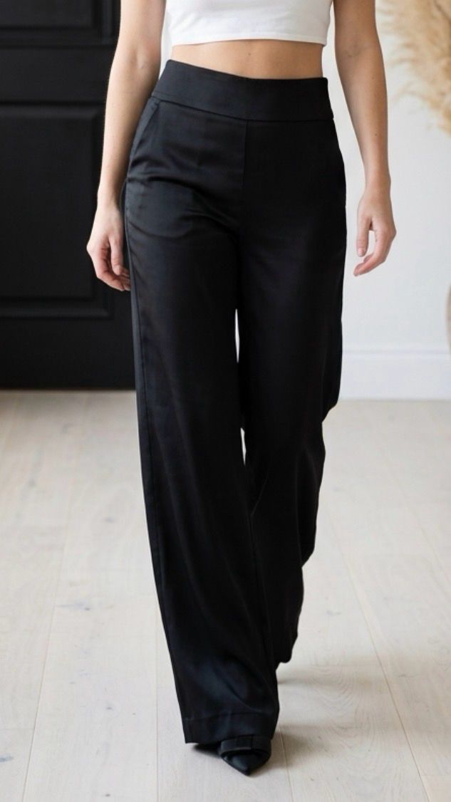 Zwarte satijnen wide leg damesbroek – elegante hoge taille