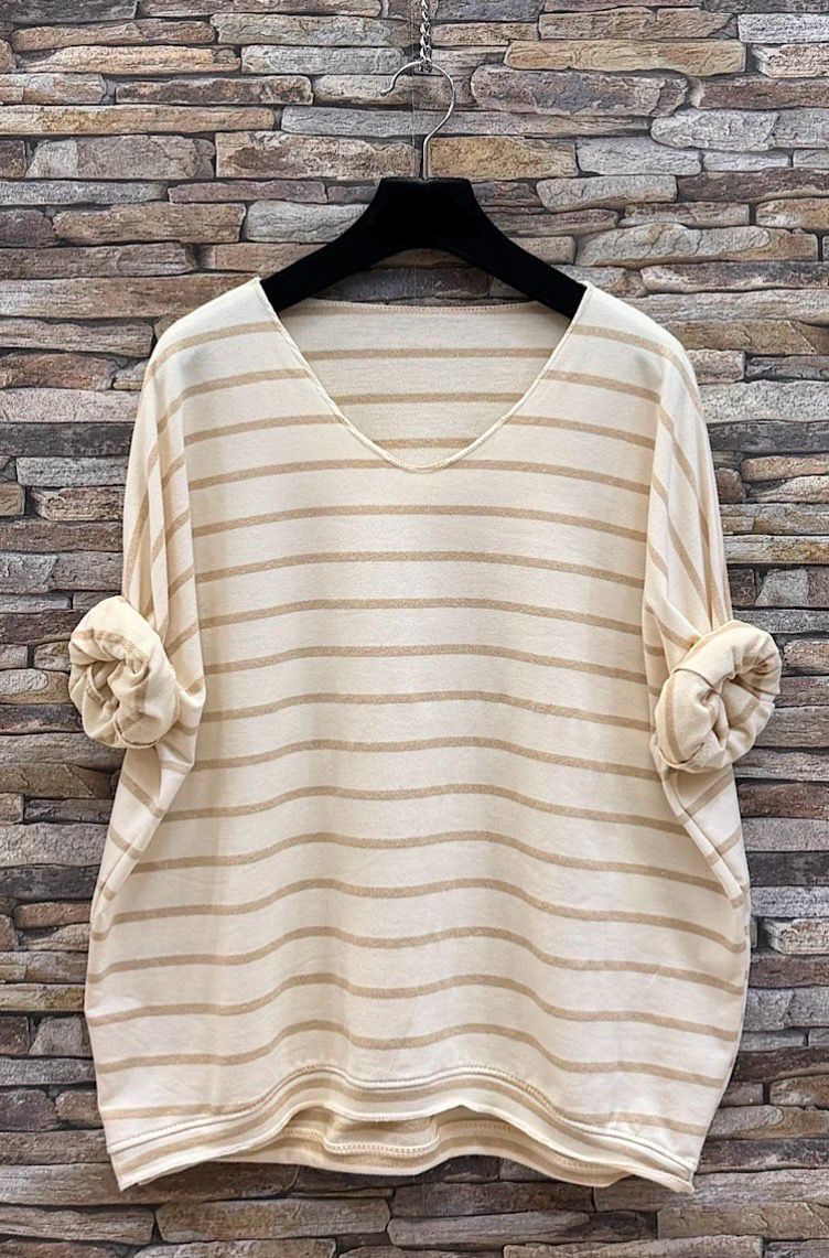 Losvallende gestreepte top met V-hals