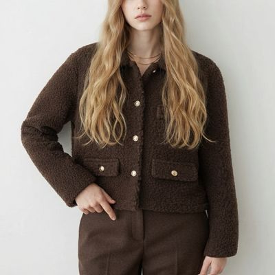 Bruin Bouclé Jasje met Kraag – Luxe & Tijdloze Elegantie Bruin Bouclé Jasje met Kraag – Luxe & Tijdloze Elegantie