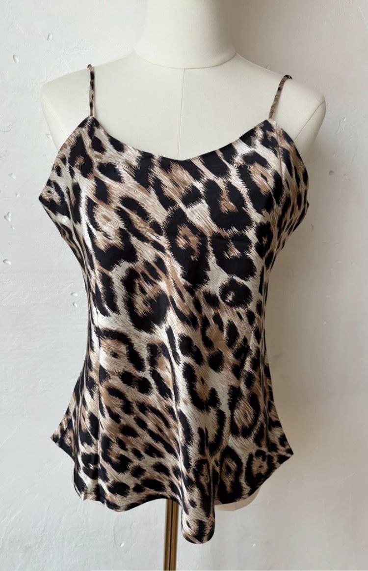Satin Leopard Top – Print Top Met Spaghetti Bandjes- Elegant &amp; Vrouwelijk