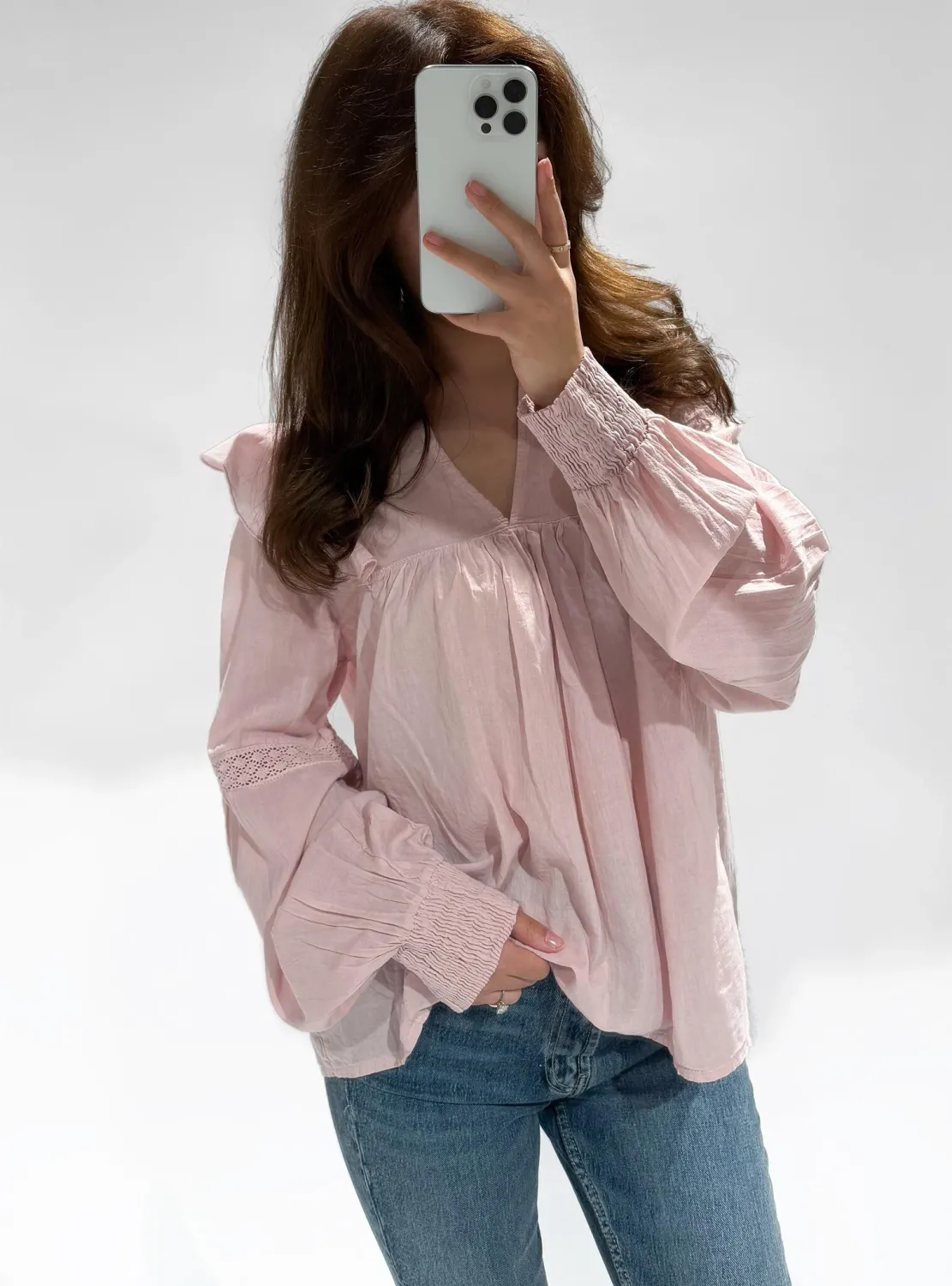 Luchtige blouse/top met V-hals en volumemouwen