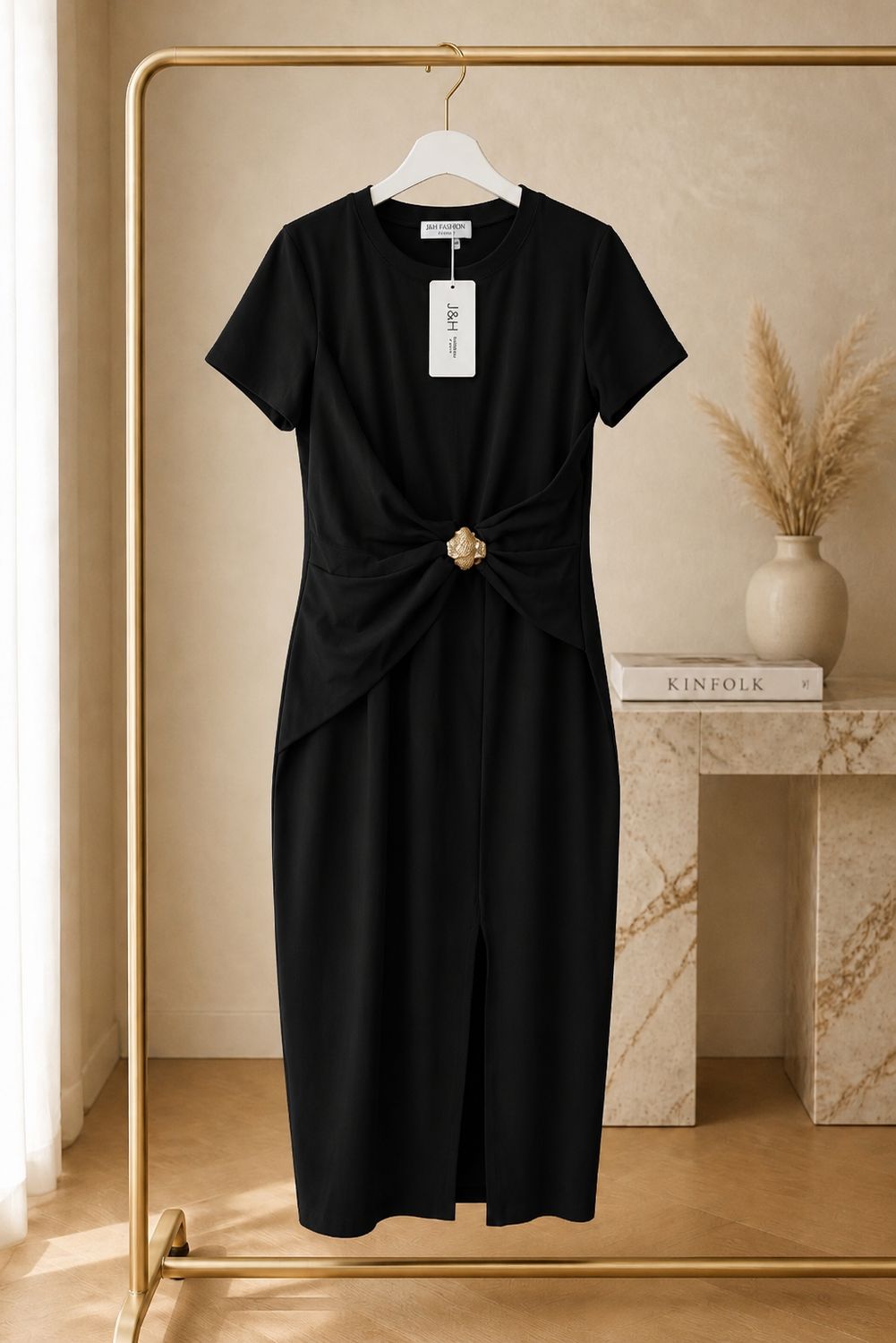 Elegante midi jurk met taille detail en split