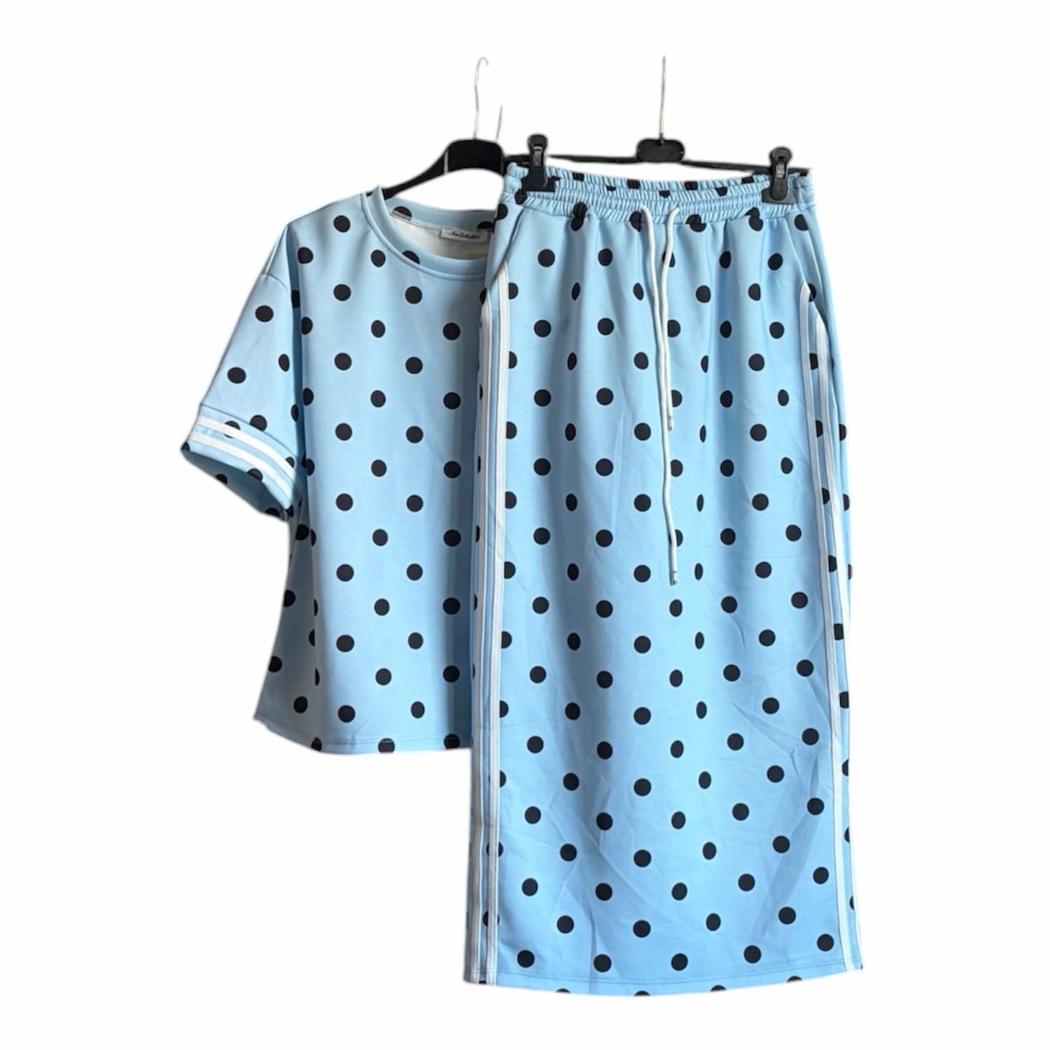 Lichtblauwe midi set met stippen – comfortabele stretch rok &amp; top