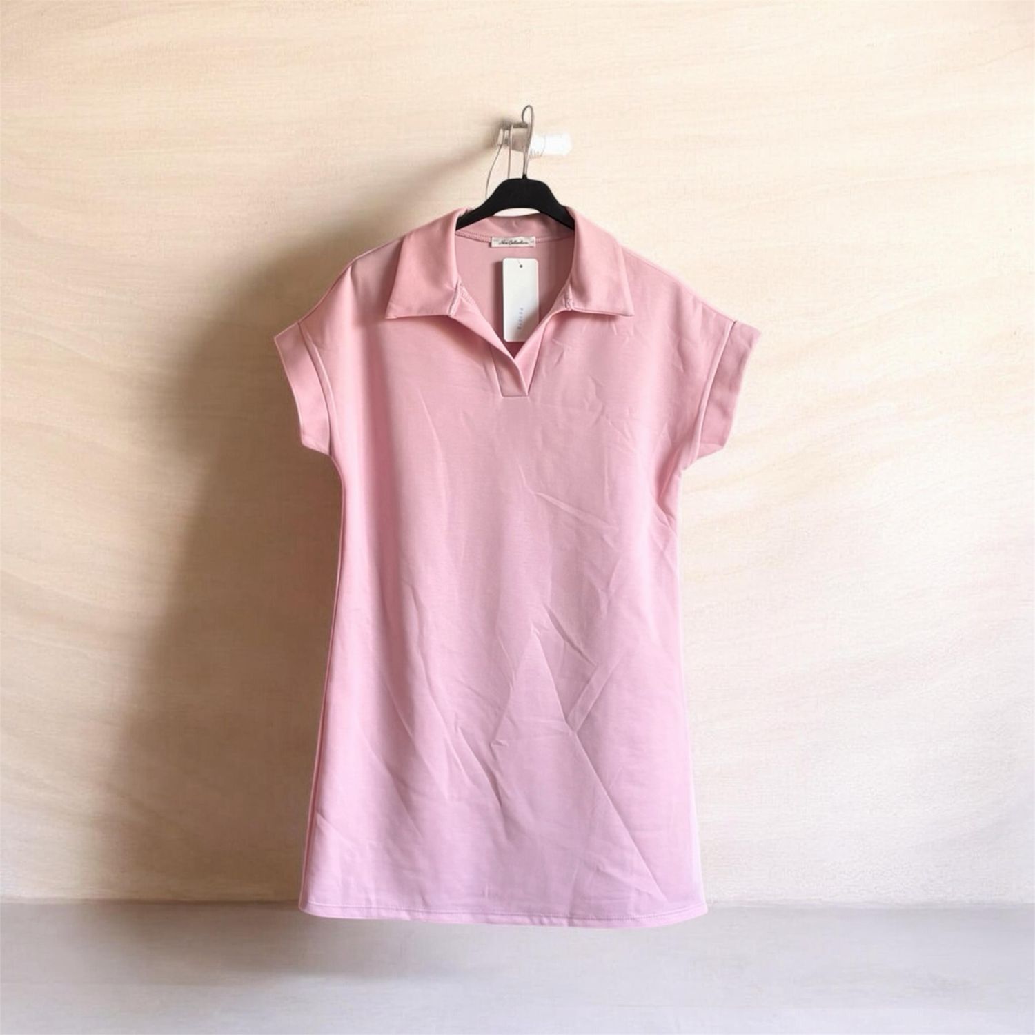 Roze polo jurk – minimalistische zomer jurk met comfortabele fit | Infinity Me