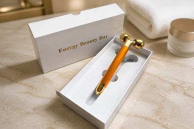Vibrerende & Roterende Gezichtsmassage Tool – Luxe Beauty Roller voor Ontspanning & Huidverzorging Vibrerende & Roterende Gezichtsmassage Tool – Luxe Beauty Roller voor Ontspanning & Huidverzorging