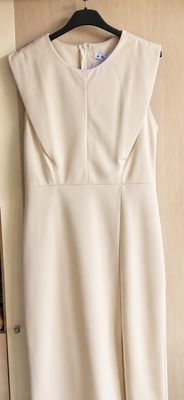 Elegante Midi Jurk met Gouden Tailleketting