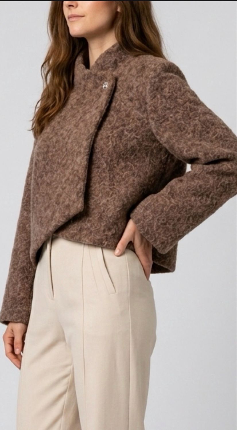 Korte Soft Luxe Bouclé Jacket – Taupe Brown- Tussen Seizoen Jasje