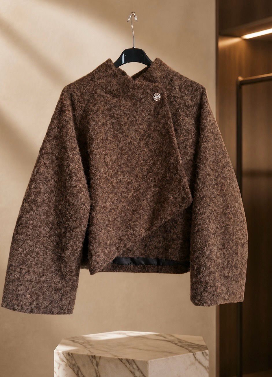 Korte Soft Luxe Bouclé Jacket – Taupe Brown- Tussen Seizoen Jasje