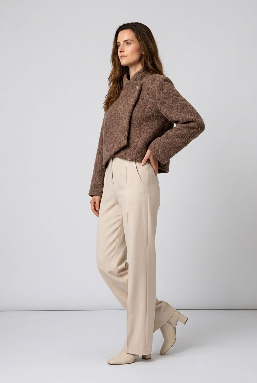 Korte Soft Luxe Bouclé Jacket – Taupe Brown- Tussen Seizoen Jasje