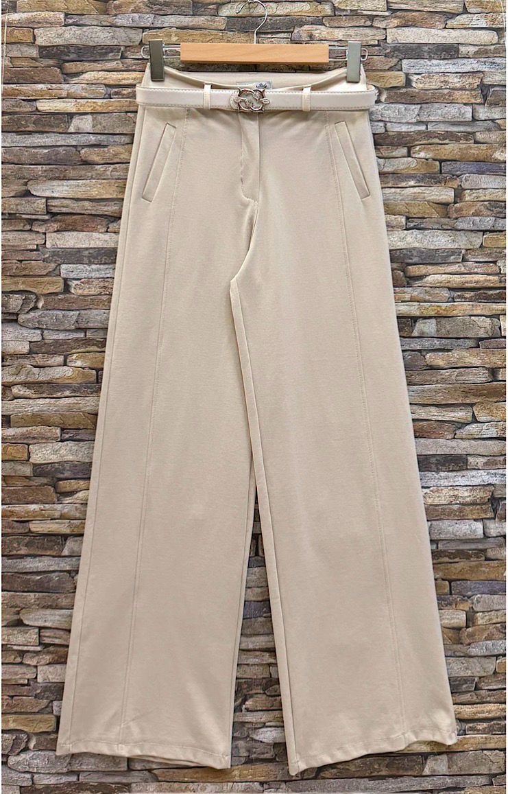 Palazzo Broek Beige- Witte Top Met Mesh Detail - Ecru Tweed Jasje- Ketting Stainless Steel