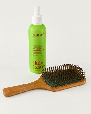 Detangle Set- Bamboo After Brush En Little Leaves Detangle Spray- Attitude Detangle Set- Bamboo After Brush En Little Leaves Detangle Spray- Attitude