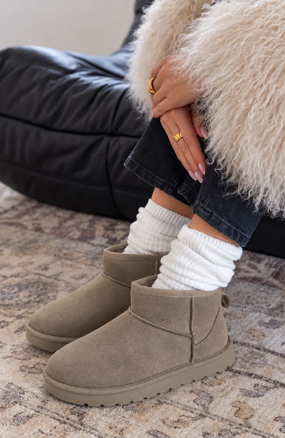 Cozy Suède Look Enkellaarsjes –   Warm, comfy &amp; effortlessly stylish!