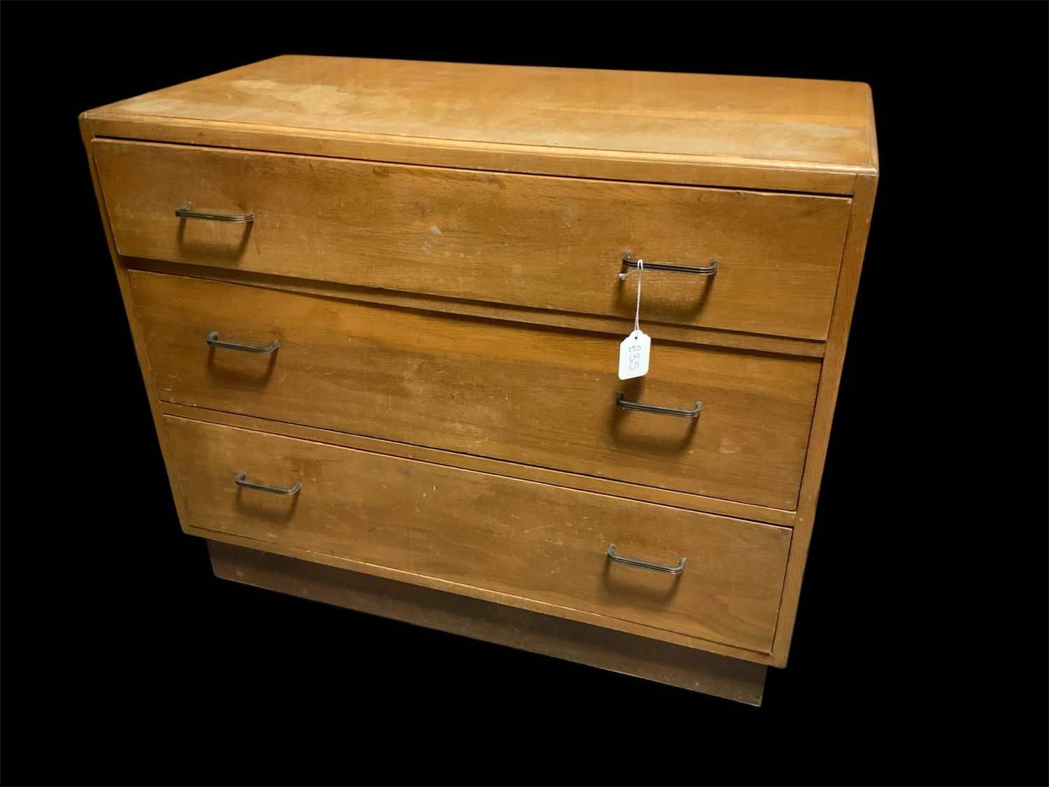 Chest of drawers
