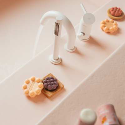 WONDR Shower Bars