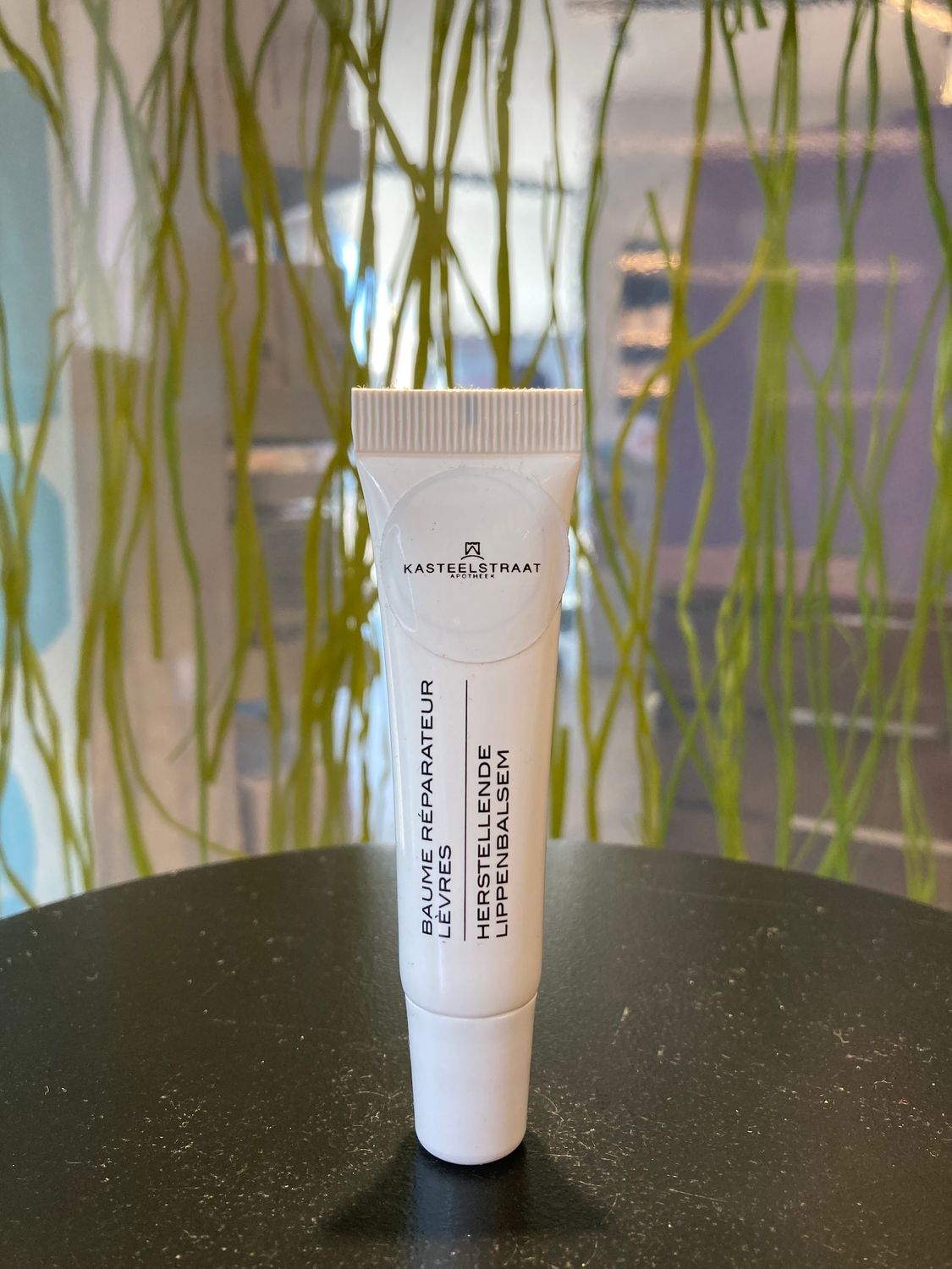 HERSTELLENDE LIPPENBALSEM