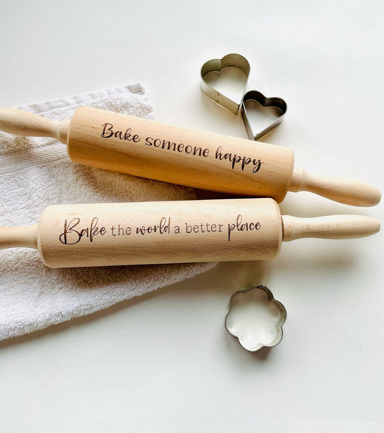 Deegroller met tekst &quot;Bake the world a better place&quot;