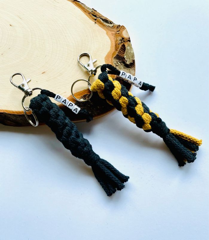 Sleutelhanger macramé &quot;papa&quot;