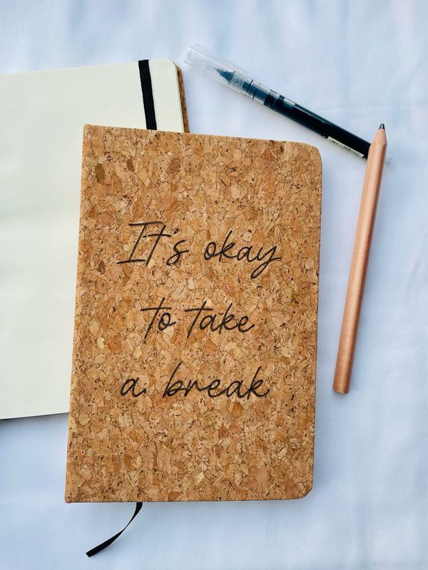 Notitieboekje kurk &quot;It&#39;s okay to take a break&quot;