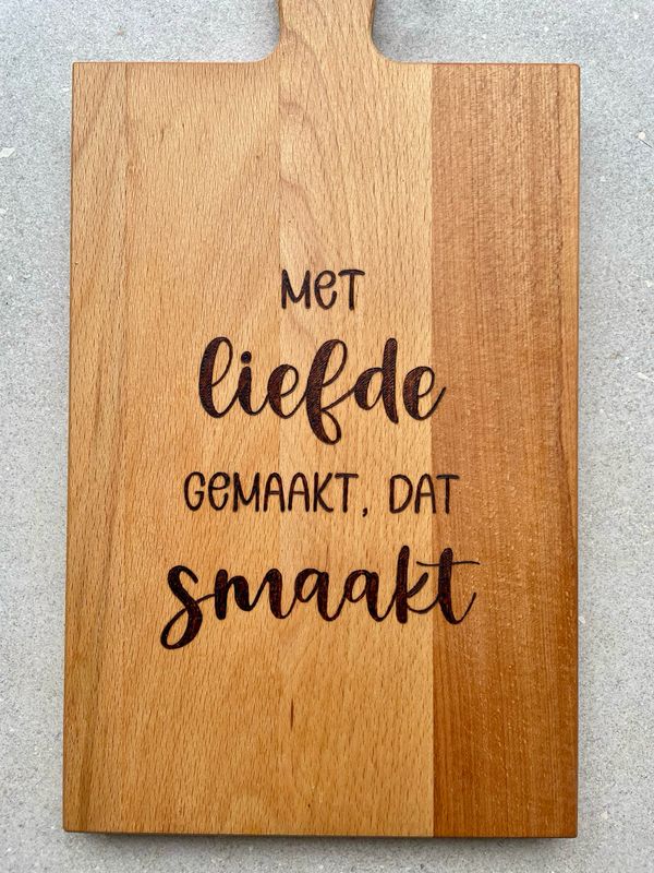 Serveerplank &quot;Met liefde gemaakt, dat smaakt&quot;