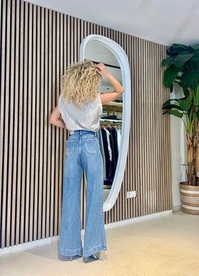 Flowy Wide Leg Tailored Jeans