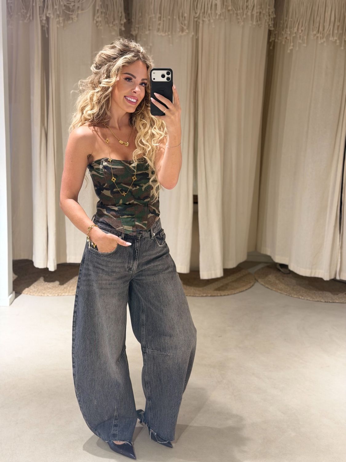 Jimi - Mid Waist Barrel Jeans With Darts