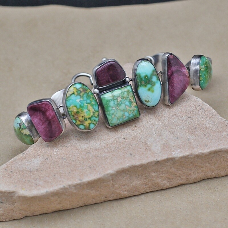 Multi-color link bracelet