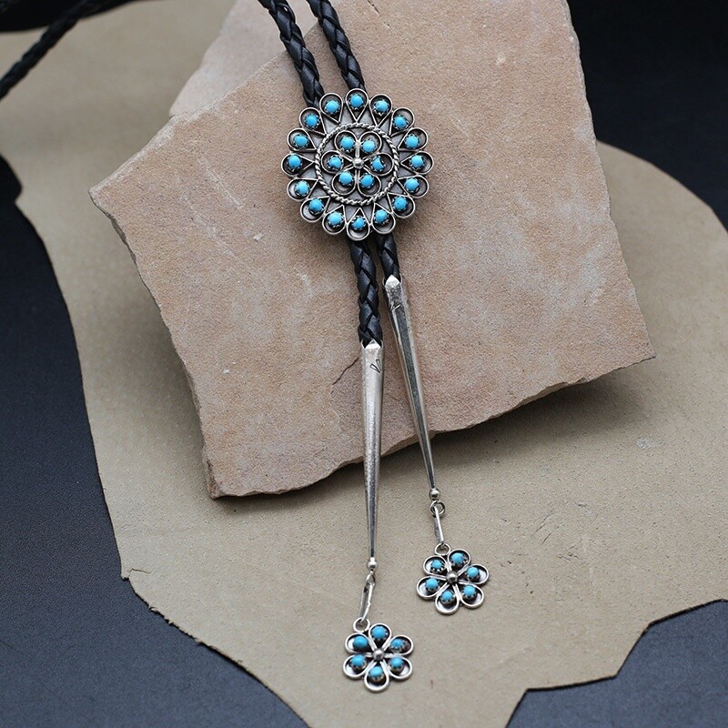 Turquoise cluster design bolo tie