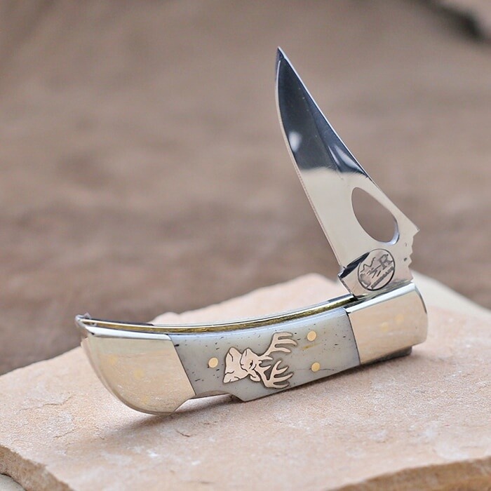 Silver elk head inlay pocket knife