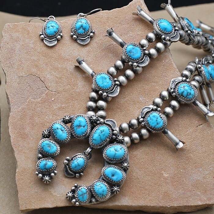 Navajo squash blossom necklace w/ Kingman  Turquoise