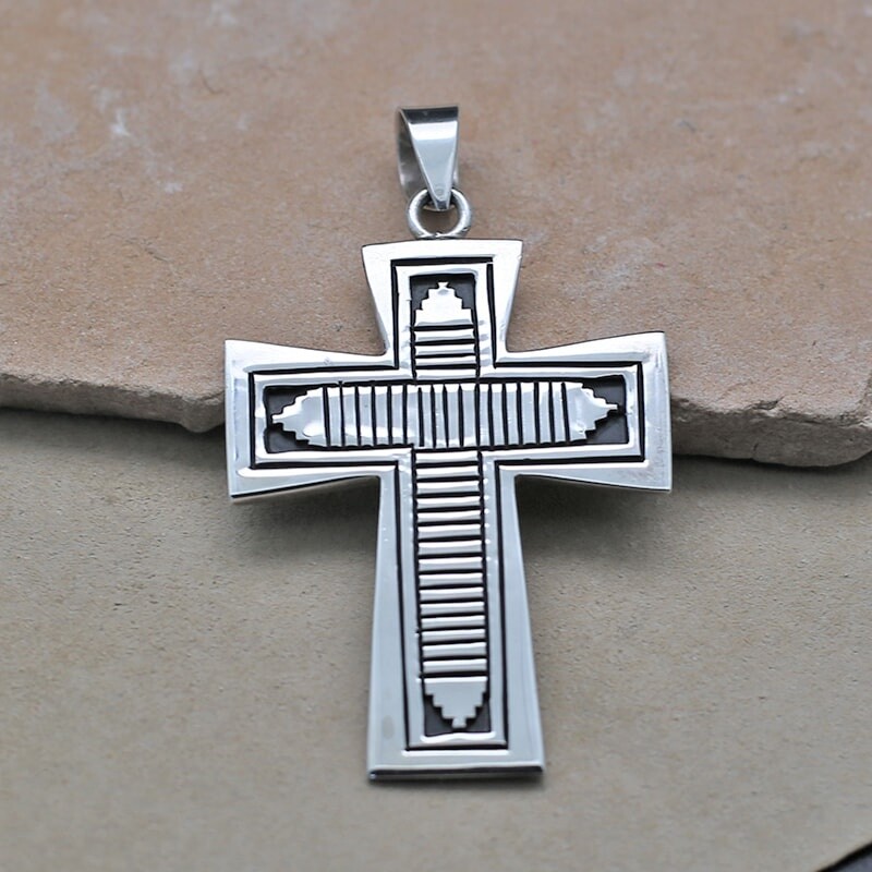 Navajo cross pendant by Kari Begay