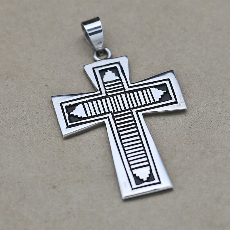 Navajo cross pendant by Kari Begay