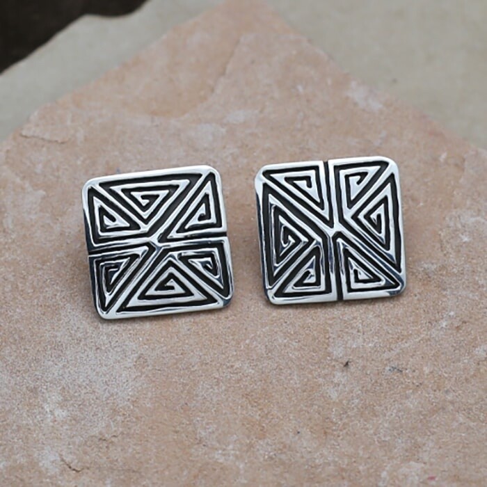 Swirl design silver earrings