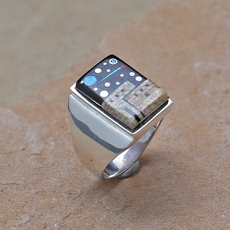 Rectangular ring w/adobe pueblo design