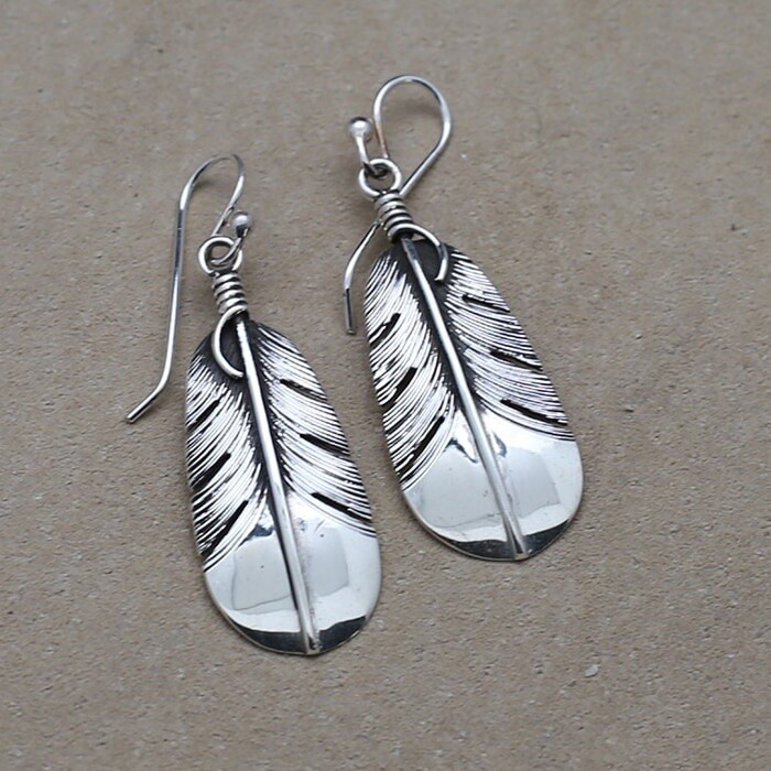 Small dangle feather earrings - BIL 705