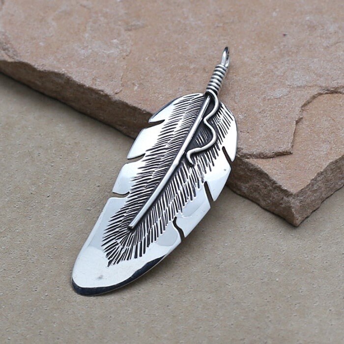 Medium sized feather pendant