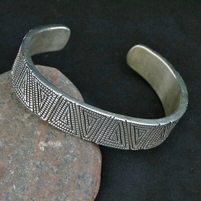 Basket weave design cuff bracelet