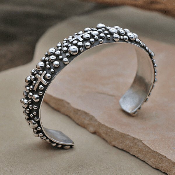 Akee Douglas 1/2&quot; wide cuff bracelet- Rain Drop design