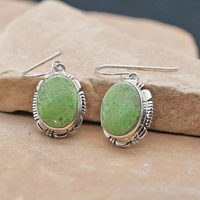 ANA 1348 Round dangle earrings with Gaspeite