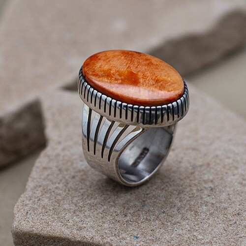 Oval orange spiny oyster shell ring - Bil 480