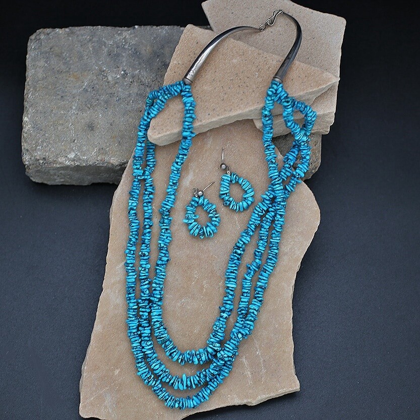 SB 107 - VINTAGE 3-strand Turquoise necklace-Sleeping Beauty turquoise