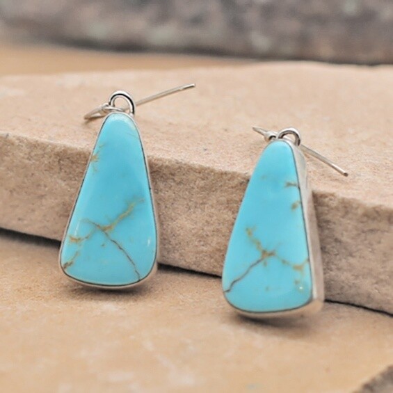 BIL 352 Dangle earrings with Kingman Turquoise