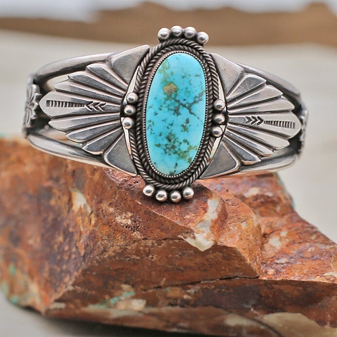 Wilson Jim 104 - Heavy round wire turquoise bracelet