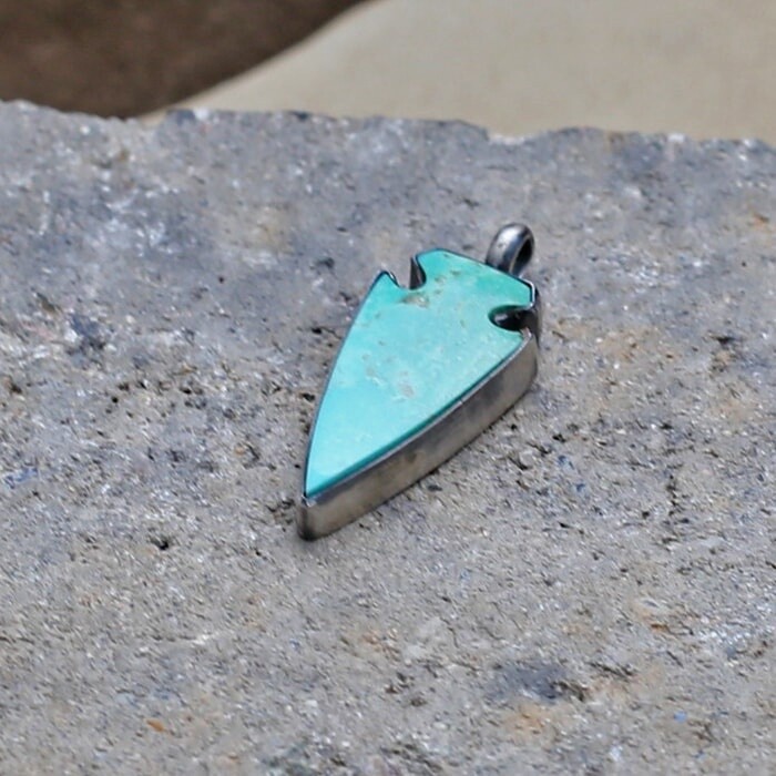 Turquoise arrowhead pendant- BIL 668