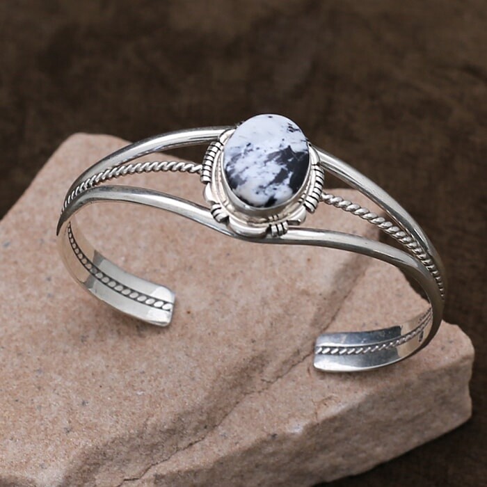White Buffalo single stone bracelet - ANA 1491