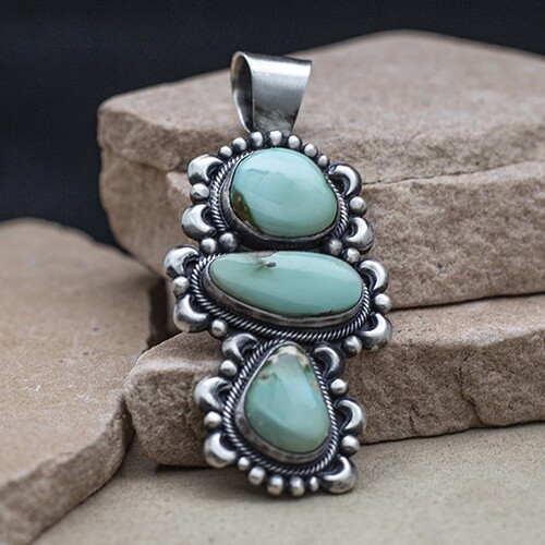 3 stone Royston pendant with reprousse´