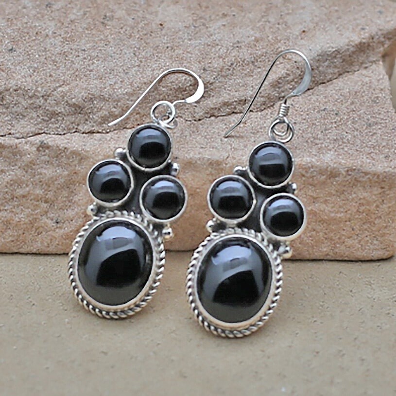 BIL 455 Cluster style onyx dangle earrings