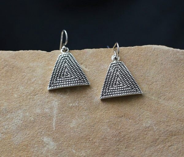 Basket weave  triangle shape dangle earrings