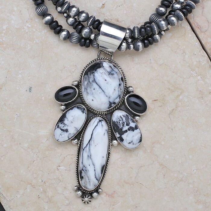 White Buffalo &amp; Oynx necklace set by artist Linda Yazzie-BC 1384