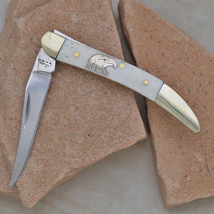 Thin &quot;Pin&quot; knife w/silver eagle inlay